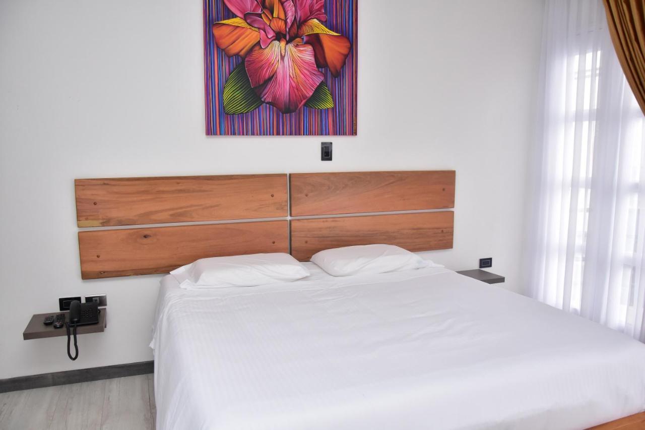 Hotel Valcon Santa Rosa de Cabal Buitenkant foto