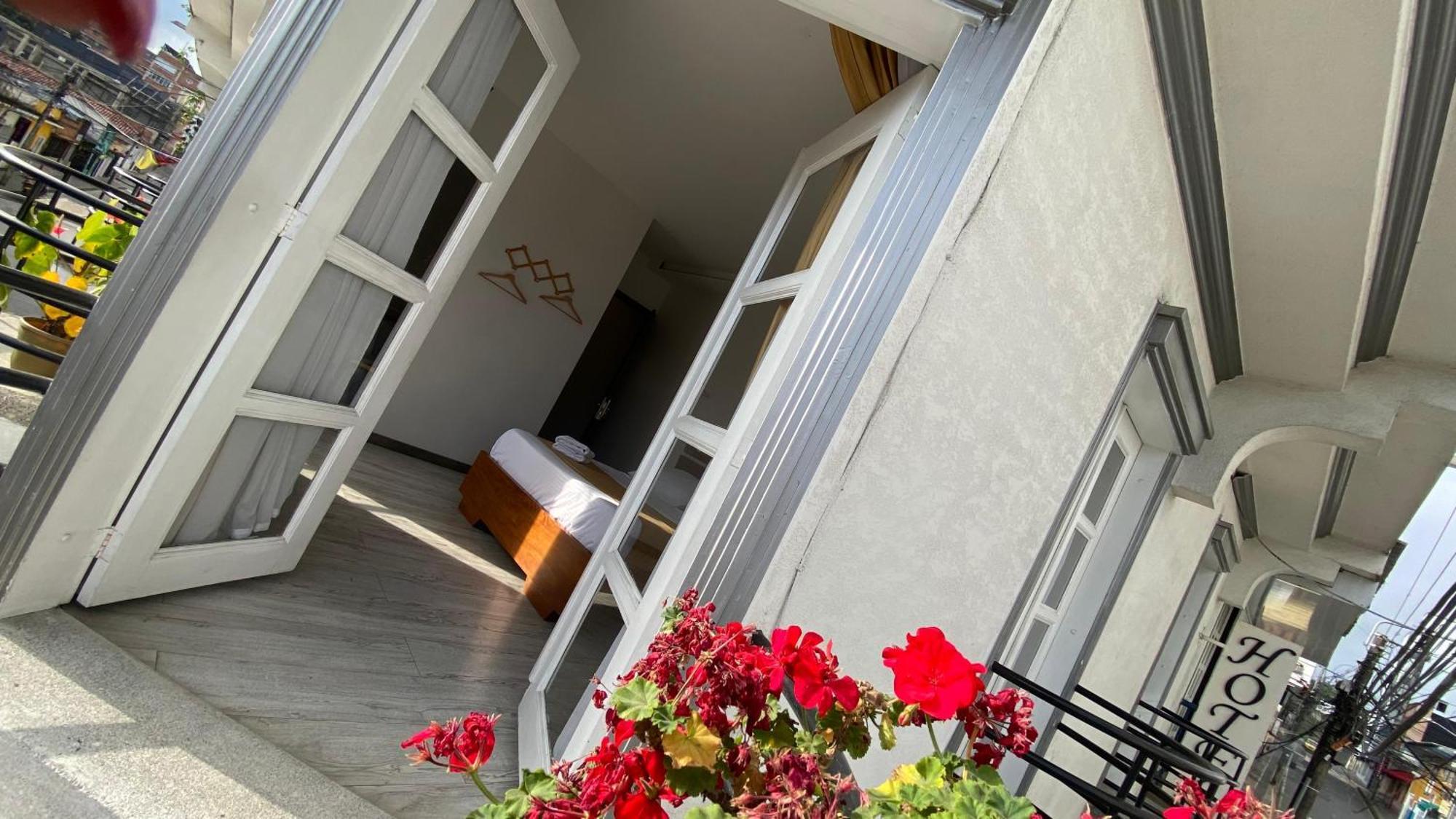 Hotel Valcon Santa Rosa de Cabal Buitenkant foto